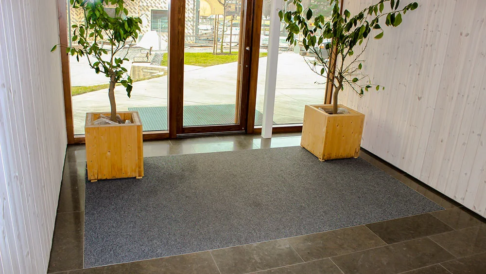 TrappstÃ¤dning Stockholm - Ljus entrÃ©hall i bostadsrÃ¤ttsfÃ¶rening